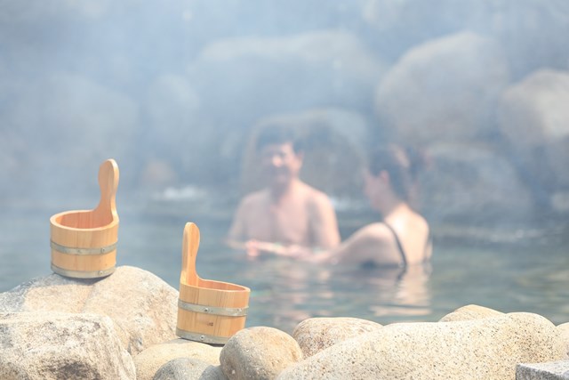 Du lịch kho&aacute;ng n&oacute;ng chăm s&oacute;c sức khỏe đang thịnh h&agrave;nh tr&ecirc;n to&agrave;n cầu.