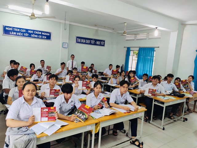 Nh&oacute;m ng&agrave;nh Quản trị kh&aacute;ch sạn, Quản trị nh&agrave; h&agrave;ng v&agrave; dịch vụ ăn uống được c&aacute;c em học sinh Trường THPT Nguyễn Th&aacute;i B&igrave;nh (T&acirc;y Ninh) đặc biệt quan t&acirc;m.