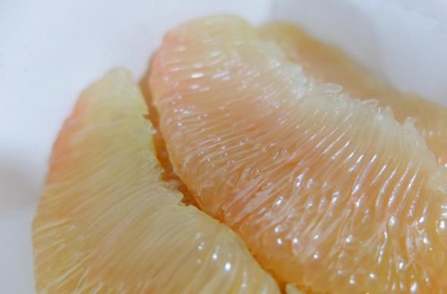 M&uacute;i bưởi l&ocirc;ng Cổ C&ograve; c&oacute; vị chua-ngọt vừa miệng.