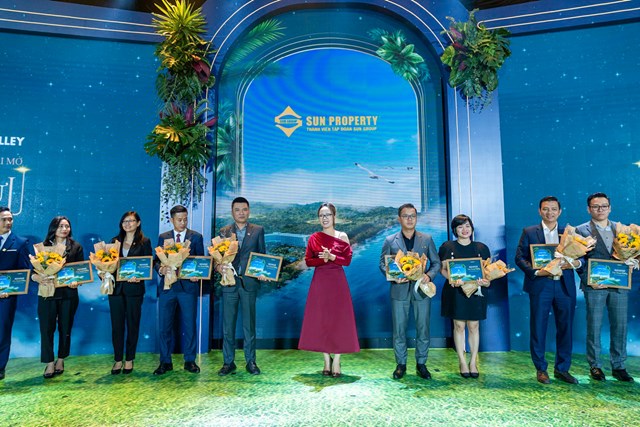 Đại diện đến từ c&aacute;c đại l&yacute; ph&acirc;n phối ch&iacute;nh thức dự &aacute;n tham dự sự kiện. Ảnh Sun Property