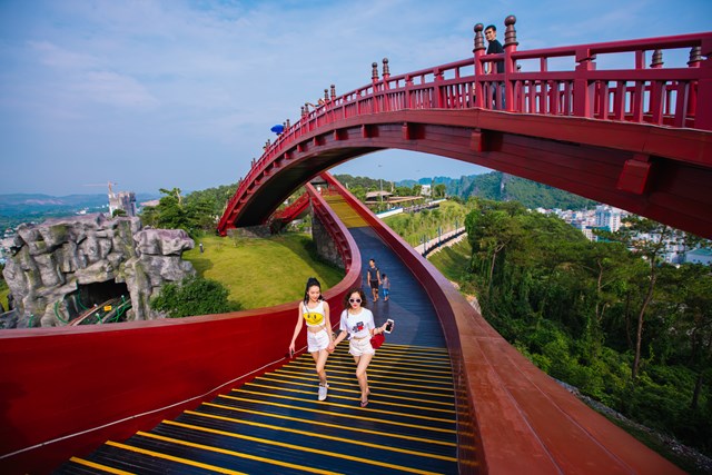 Cầu Koi- Sun World Halong Complex