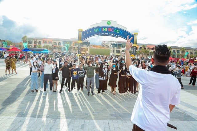 Chuỗi hoạt động h&#232; s&#244;i động tại NovaWorld Festival  - Ảnh 1