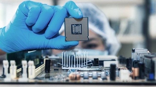 Thiếu hụt chip xử l&#253;, nhiều ng&#224;nh sản xuất gặp kh&#243; - Ảnh 1