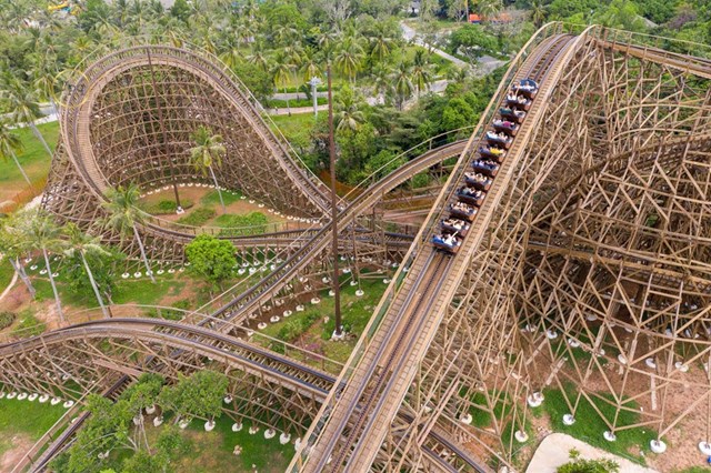 Tr&ograve; chơi &ldquo;Mộc x&agrave; thịnh nộ" tại Sun World Hon Thom Nature Park