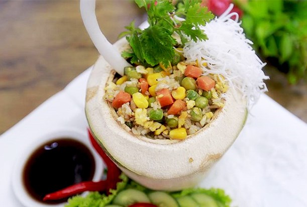 Cơm dừa Bến Tre.