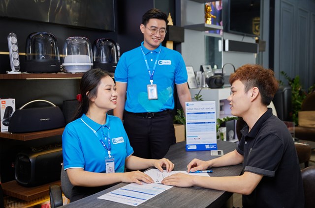 Mcredit nhận giải thưởng “Trải nghiệm kh&#225;ch h&#224;ng tốt nhất ng&#224;nh t&#224;i ch&#237;nh ti&#234;u d&#249;ng Việt Nam năm 2024” - Ảnh 1
