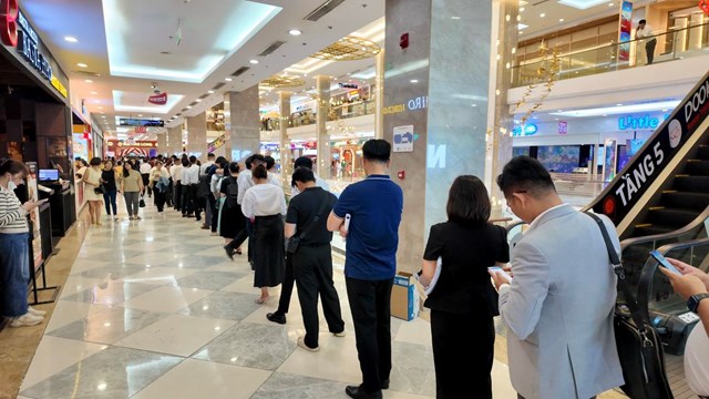 Nh&agrave; đầu tư xếp h&agrave;ng chờ &ldquo;chốt cọc&rdquo; Vinhomes Green City &nbsp;