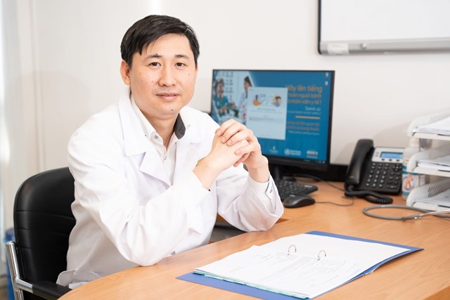 Ch&acirc;n dung b&aacute;c sĩ Nguyễn Trần Quang S&aacute;ng &nbsp;