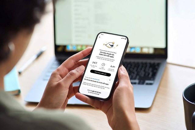 Techcombank Sinh Lời Tự Động hiện l&agrave; một trong c&aacute;c sản phẩm trả lợi nhuận tối ưu nhất cho t&agrave;i khoản thanh to&aacute;n của kh&aacute;ch h&agrave;ng, mức l&atilde;i suất l&ecirc;n đến 4,4%/năm. &nbsp;