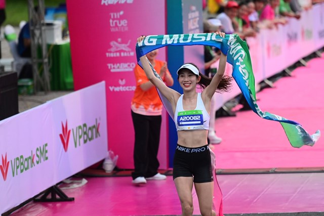 12.000 runner về đ&#237;ch, VPBank Đất Sen Hồng Music Marathon 2025 kết th&#250;c ấn tượng - Ảnh 6