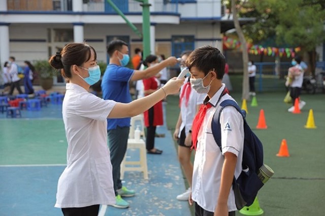 H&#224; Nội cho một số học sinh trở lại trường từ 8/11 - Ảnh 1
