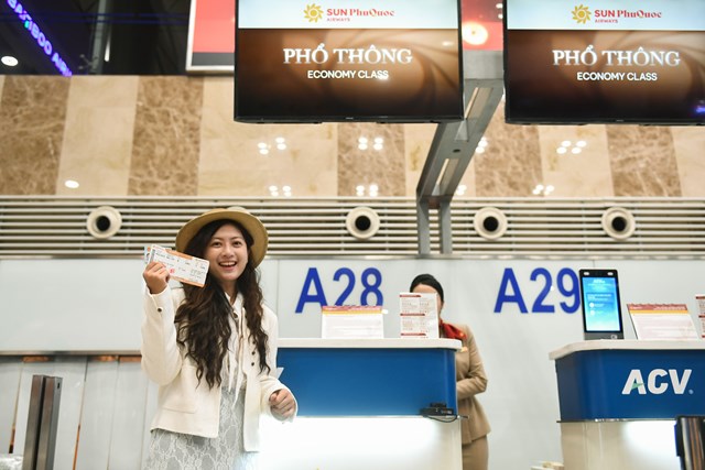 Những hình ảnh chuyến bay đầu tiên của hãng hàng không Sun PhuQuoc Airways - Ảnh 2