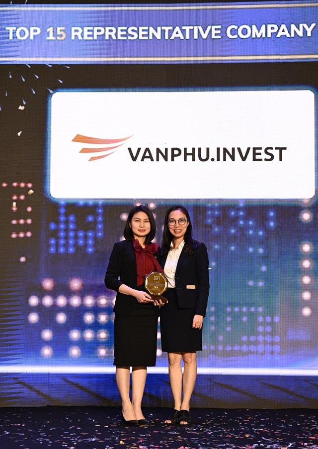 Văn Ph&uacute; - Invest được vinh danh trong Lễ trao giải &nbsp;
