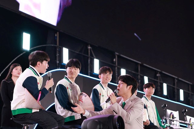 1,3 triệu người đồng thời xem Faker T1 thi đấu tại Việt Nam - Ảnh 7