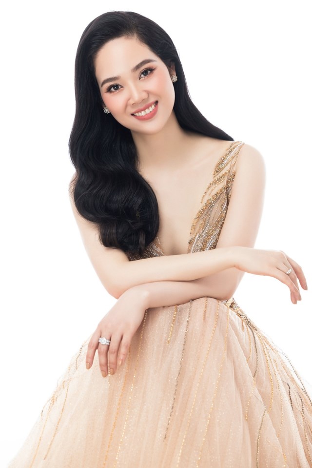  Cuộc sống của gia đình nàng hậu rất viên mãn bên người chồng hiện là trưởng phòng an ninh của Công an TP. Hải Phòng và hai cậu con trai. 