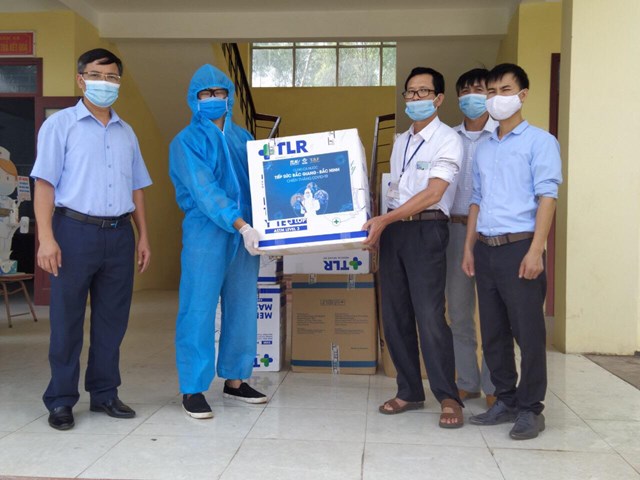 Tập đo&agrave;n TLM v&agrave; TAF Media chuyển h&agrave;ng ho&aacute;, nhu yếu phẩm tiếp sức Bắc Giang, Bắc Ninh đẩy l&ugrave;i Covid-19.