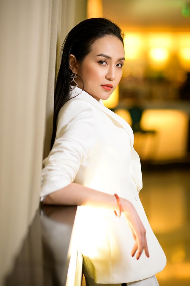 Áo blazer là trang phục được ưa chuộng qua nhiều mùa thời trang và chưa có dấu hiệu hạ nhiệt.