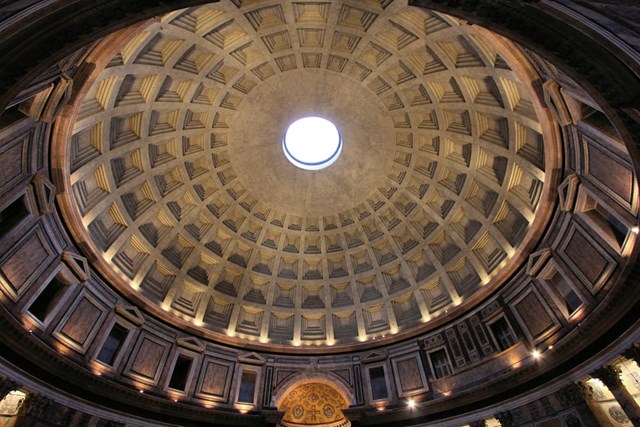 M&aacute;i v&ograve;m khổng lồ trong&nbsp;đền Pantheon