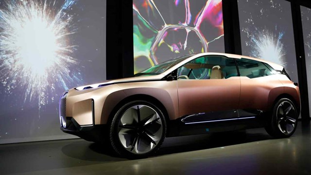 BMW đặt mục ti&ecirc;u đưa d&ograve;ng xe chạy bằng pin thể rắn ho&agrave;n to&agrave;n ra thị trường v&agrave;o năm 2030. Ảnh: Reuters
