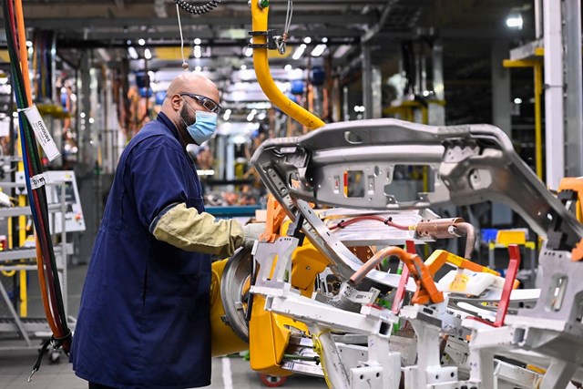 Ảnh chụp taị một nh&agrave; m&aacute;y của General Motors v&agrave;o th&aacute;ng Ba. Ảnh: Nathan Denette