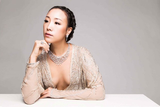 Feiping Chang "IT Girl" h&agrave;ng đầu trong giới thời trang xứ Cảng Thơm