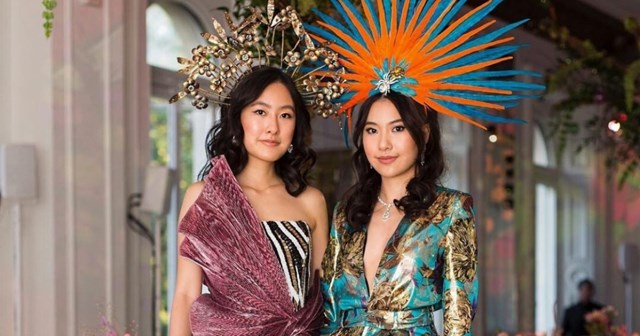 Như bao sinh vi&ecirc;n kh&aacute;c, cặp chị em đ&igrave;nh đ&aacute;m cũng phải trải qua những &aacute;p lực thi cử