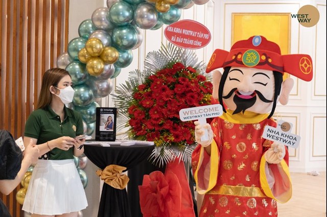 WestWay liên tục cho ra mắt nhiều cơ sở tại các trung tâm thương mại lớn nhất cả nước. WestWay liên tục cho ra mắt nhiều cơ sở tại các trung tâm thương mại lớn nhất cả nước.