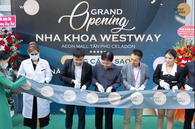 Ông Vũ Văn Giáp – Chủ tịch HĐQT Nha khoa WestWay, Ông Vương Duy Biên - Nguyên Thứ trưởng Bộ Văn hoá Thể thao Du lịch và và Mr. Harada Yoshio General Manager Tổng quản lý TTMS AeonMall Tân Phú Celadon ( Chính giữa từ trái qua). Ông Vũ Văn Giáp – Chủ tịch HĐQT Nha khoa WestWay, Ông Vương Duy Biên - Nguyên Thứ trưởng Bộ Văn hoá Thể thao Du lịch và và Mr. Harada Yoshio General Manager Tổng quản lý TTMS AeonMall Tân Phú Celadon ( Chính giữa từ trái qua).