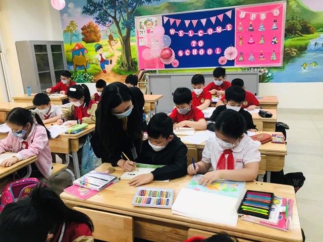 Niềm vui h&#226;n hoan được trở lại trường của học sinh Tr&#224;ng An - Ảnh 13