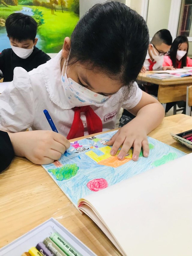 Niềm vui h&#226;n hoan được trở lại trường của học sinh Tr&#224;ng An - Ảnh 14