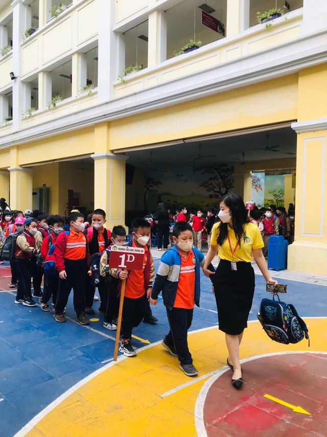 Niềm vui h&#226;n hoan được trở lại trường của học sinh Tr&#224;ng An - Ảnh 20