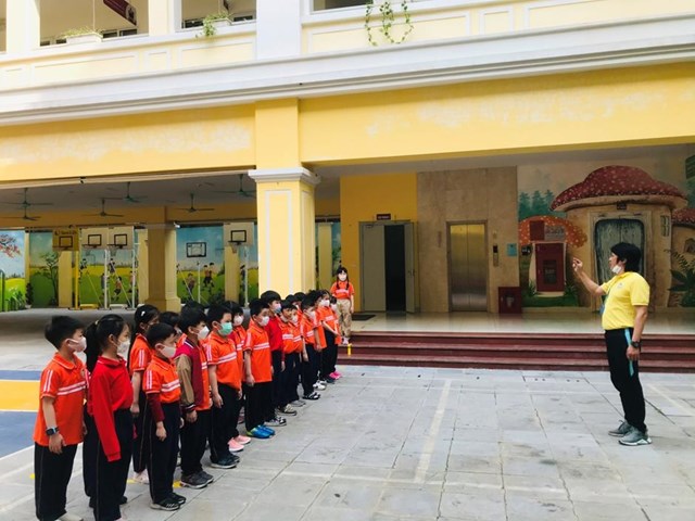 Niềm vui h&#226;n hoan được trở lại trường của học sinh Tr&#224;ng An - Ảnh 23
