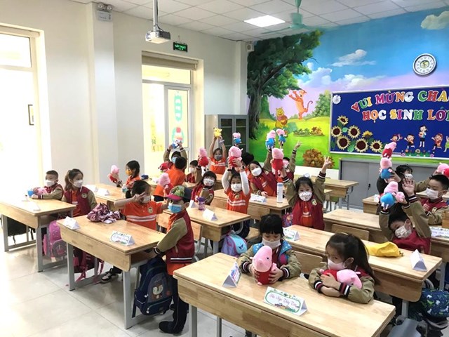 Niềm vui h&#226;n hoan được trở lại trường của học sinh Tr&#224;ng An - Ảnh 3