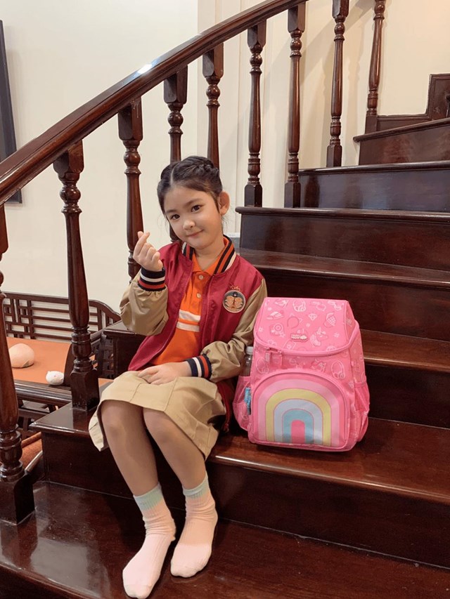 Ng&#224;y đầu ti&#234;n đến trường với nhiều trải nghiệm v&#224; đong đầy cảm x&#250;c của c&#225;c bạn học sinh khối 1 trường Tiểu học Tr&#224;ng An - Ảnh 1