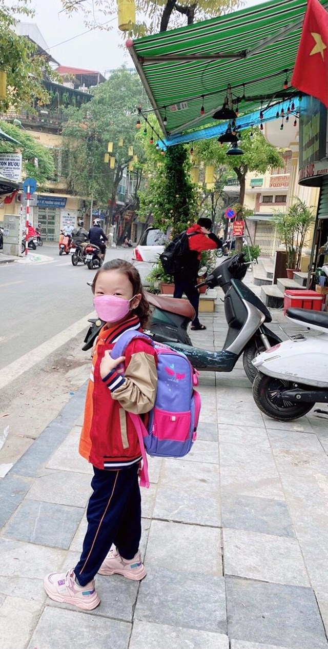 Ng&#224;y đầu ti&#234;n đến trường với nhiều trải nghiệm v&#224; đong đầy cảm x&#250;c của c&#225;c bạn học sinh khối 1 trường Tiểu học Tr&#224;ng An - Ảnh 2