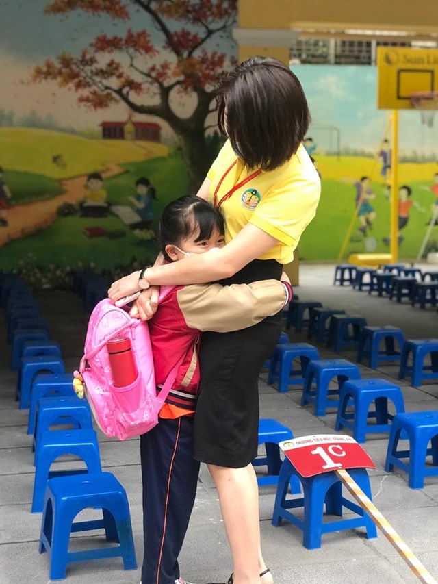 Ng&#224;y đầu ti&#234;n đến trường với nhiều trải nghiệm v&#224; đong đầy cảm x&#250;c của c&#225;c bạn học sinh khối 1 trường Tiểu học Tr&#224;ng An - Ảnh 7