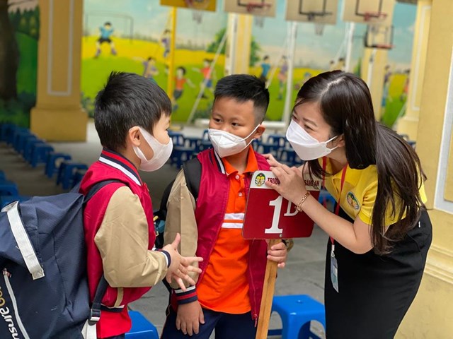 Ng&#224;y đầu ti&#234;n đến trường với nhiều trải nghiệm v&#224; đong đầy cảm x&#250;c của c&#225;c bạn học sinh khối 1 trường Tiểu học Tr&#224;ng An - Ảnh 8