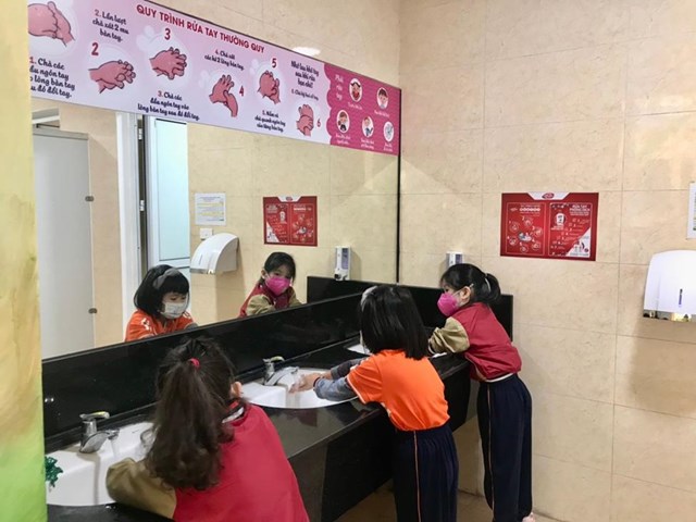 Ng&#224;y đầu ti&#234;n đến trường với nhiều trải nghiệm v&#224; đong đầy cảm x&#250;c của c&#225;c bạn học sinh khối 1 trường Tiểu học Tr&#224;ng An - Ảnh 13