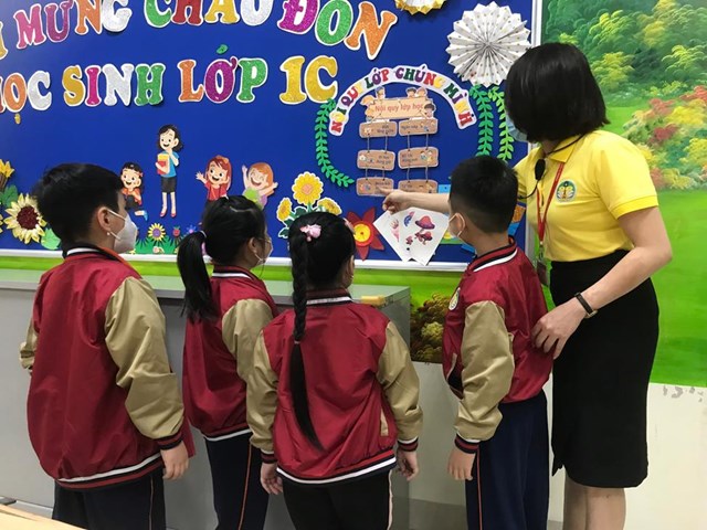 Ng&#224;y đầu ti&#234;n đến trường với nhiều trải nghiệm v&#224; đong đầy cảm x&#250;c của c&#225;c bạn học sinh khối 1 trường Tiểu học Tr&#224;ng An - Ảnh 15