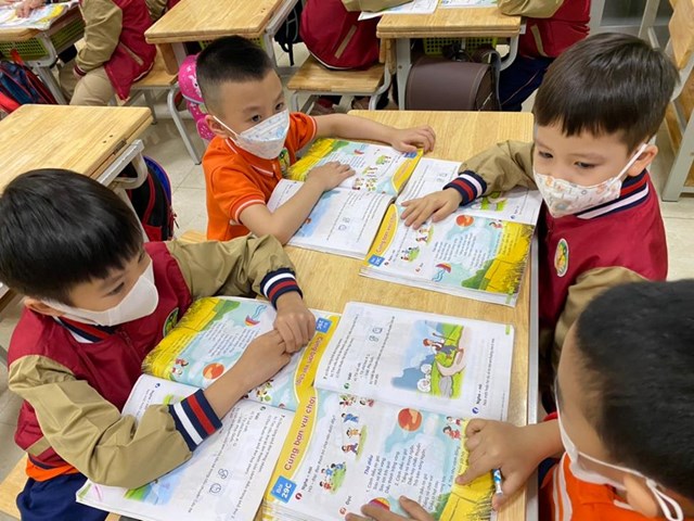 Ng&#224;y đầu ti&#234;n đến trường với nhiều trải nghiệm v&#224; đong đầy cảm x&#250;c của c&#225;c bạn học sinh khối 1 trường Tiểu học Tr&#224;ng An - Ảnh 24