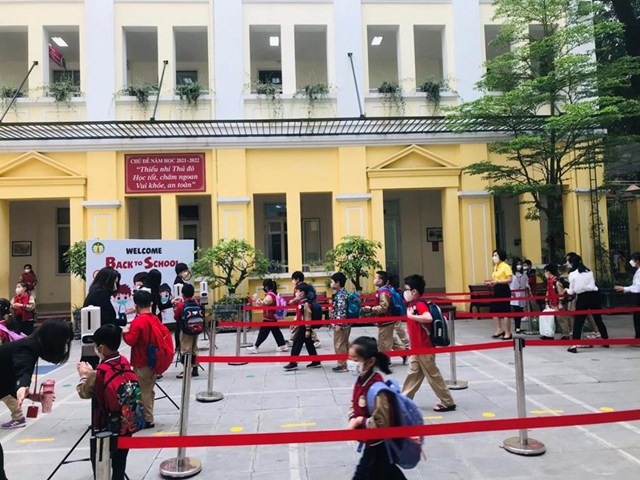 Niềm vui h&#226;n hoan được trở lại trường của học sinh Tr&#224;ng An - Ảnh 6