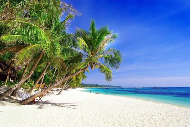 Philippines hiện đ&atilde; miễn c&aacute;ch ly y tế cho người nước ngo&agrave;i đ&atilde; ti&ecirc;m vắc-xin. Để du lịch Boracay, bạn chỉ cần chuẩn bị hộ chiếu, giấy chứng nhận đ&atilde; ti&ecirc;m &iacute;t nhất 2 mũi vắc-xin ngừa Covid-19. V&igrave; vậy, đừng chần chừ m&agrave; h&atilde;y l&ecirc;n kế hoạch gh&eacute; thăm Boracay ngay th&ocirc;i!