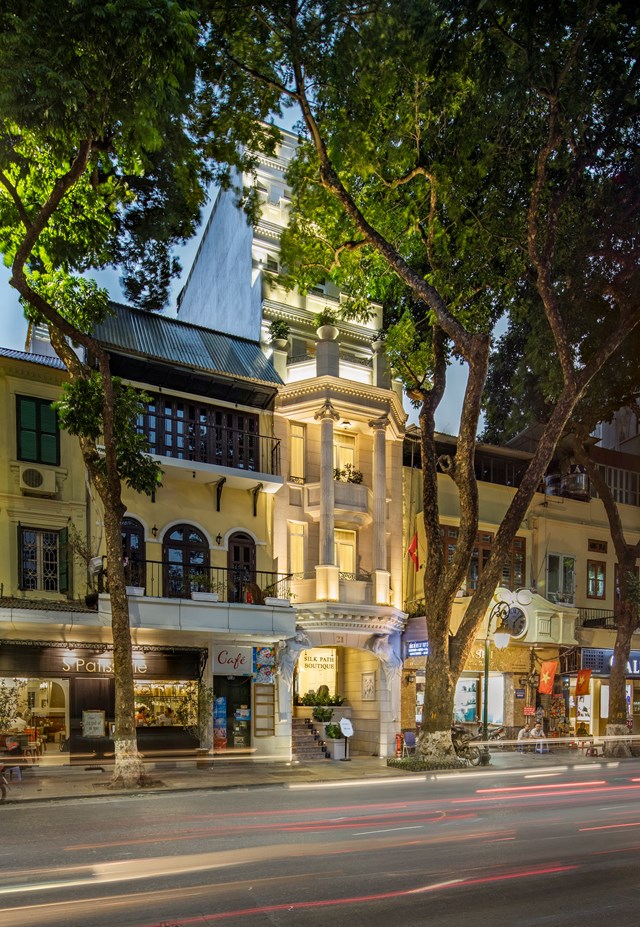 Silk Path Boutique Hanoi toạ lạc tại số 21 H&agrave;ng Khay, Ho&agrave;n Kiếm, H&agrave; Nội