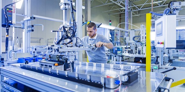 Nh&agrave; m&aacute;y dự kiến sẽ đi v&agrave;o hoạt động từ qu&yacute; I/2025 với c&ocirc;ng suất 23 GWh