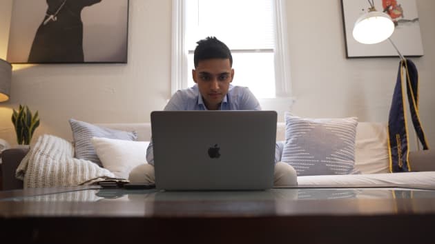 Sahil Mehta tập trung v&agrave;o việc x&acirc;y dựng c&ocirc;ng ty chứ kh&ocirc;ng phải con số trong t&agrave;i khoản ng&acirc;n h&agrave;ng.