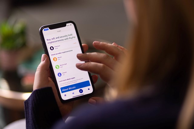 PayPal ra mắt dịch vụ tiền điện tử cho kh&aacute;ch h&agrave;ng ở Anh
