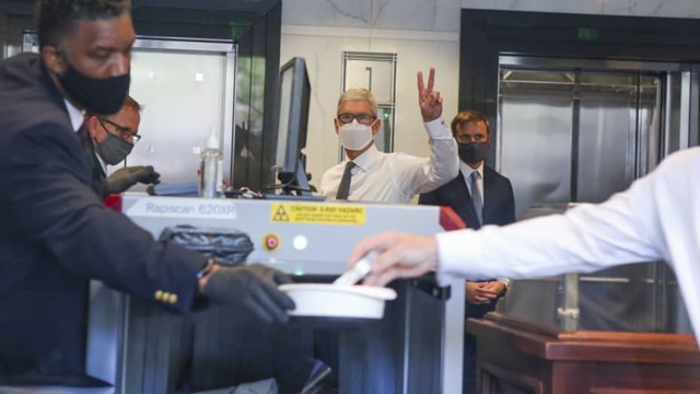 Tim Cook, gi&aacute;m đốc điều h&agrave;nh của Apple tại vụ kiện li&ecirc;n quan&nbsp;đến Epic Games hồi th&aacute;ng 5/2021.
