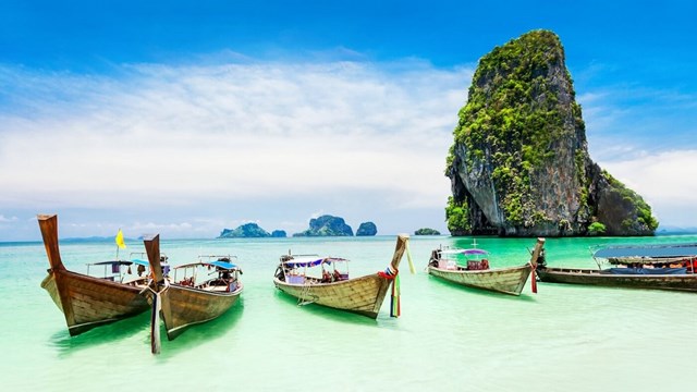 Th&aacute;i Lan sẽ mở cửa trở lại c&aacute;c điểm du lịch nổi tiếng v&agrave; c&aacute;c th&agrave;nh phố lớn v&agrave;o cuối năm.