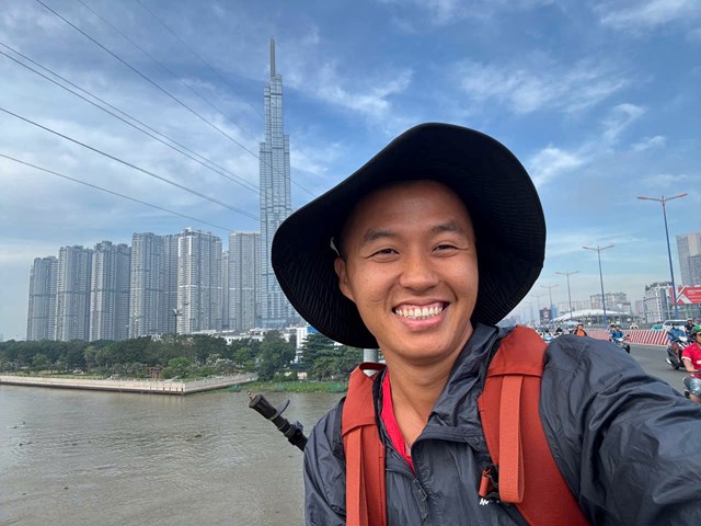 Hành trình xuyên Việt của CEO Nguyễn Văn Quân – Quân DC: Khi những bước chân trở thành bài học làm người