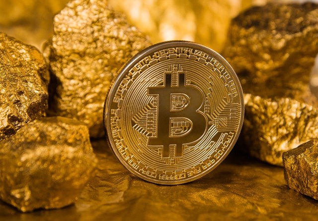 Bitcoin đ&oacute;ng vai tr&ograve; như t&agrave;i sản đầu tư ph&ograve;ng ngừa rủi ro đồng tiền mất gi&aacute;. Ảnh:&nbsp;Reuters.